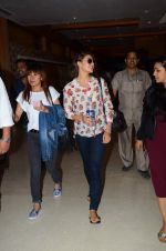 Jacqueline Fernandez snapped in Mumbai on 7th Aug 2015